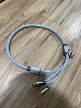 AV51000-04 BELKIN Pure High Video Cable Hdtvs Dvd Players