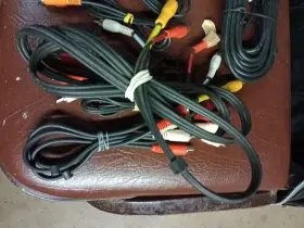 109002XH CABLE BUILDERS Rca Audio Video Cord Dvd Vcr Tv Cam #2