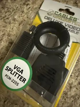 PCM2275 CABLES UNLIMITED Deluxe Video Splitter Cable Vga