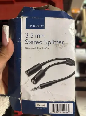 NS-M35SPT INSIGNIA Stereo Splitter Cable