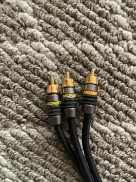 127640-00 MONSTER Cable Video