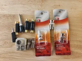 278-0254 RADIOSHACK Phono Bnc Adapter Miscellaneous