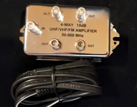 VH140R RCA Video Signal Amp Splitter Uhf Vhf Fm Amplifier Box