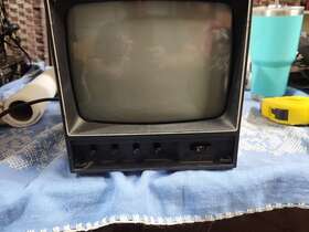 VM-4509 SANYO Video Monitor VM-4509 SANYO Video Monitor