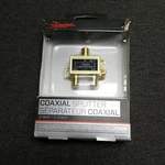 Rocketfish 2-way Low Loss Coaxial Splitter 5-2050 Mhz (rf-g1307-c). Fixed Price $2.55.