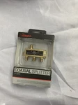 Rocketfish 3-way Coaxial Splitter, Gold Rfg1308 New In Sealed Package!. Fixed Price $10.10.